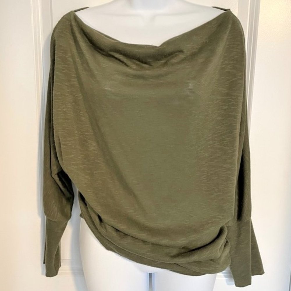 Casa Lee Green cowl neck dolman sleeve knit tunic